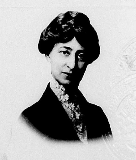 Photograph of an early 20th century woman