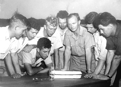 JHDay_students_Durban_Bay_1951_400px.jpg