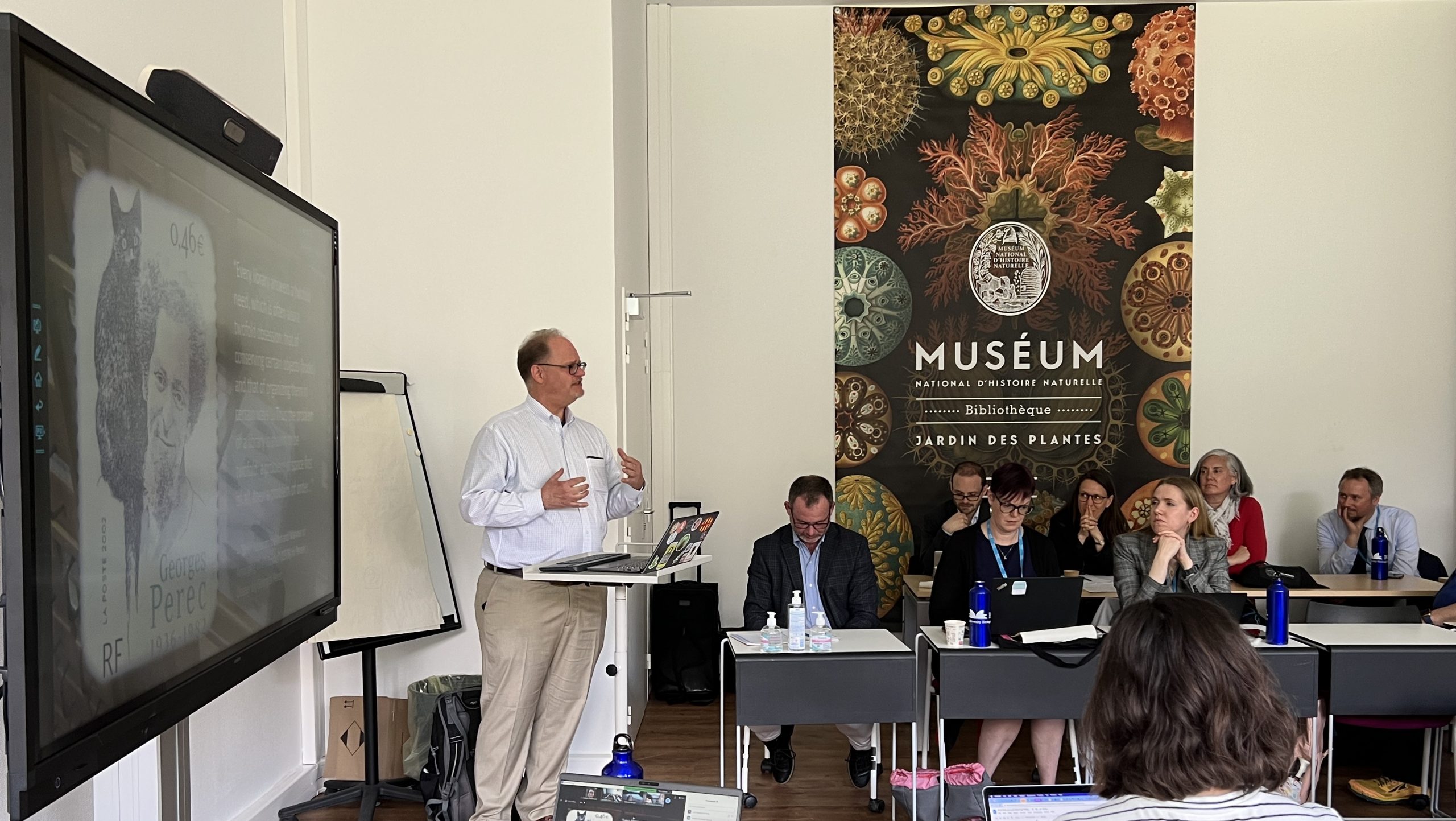 Martin Kalfatovic presents to the attendees of the BHL annual meeting